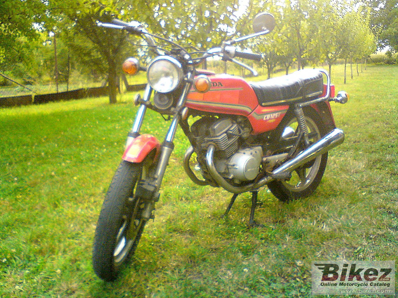Big  cb 125 t 2 picture and wallpaper from Bikez.com